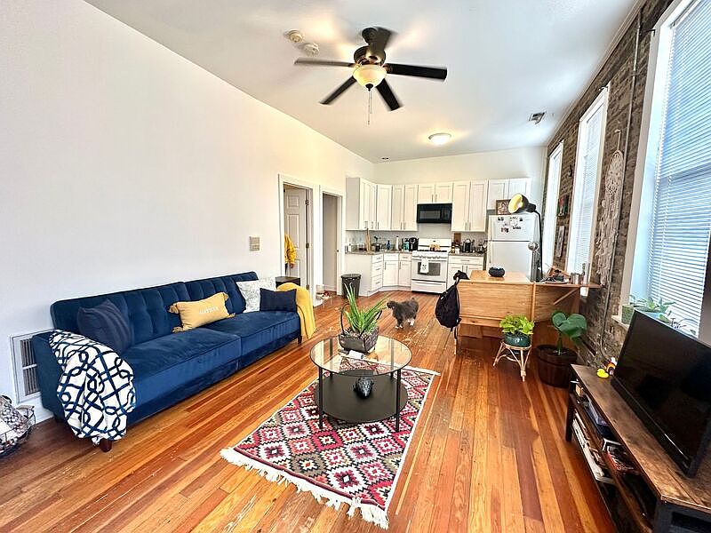 1st image of 1428 W Cullerton St #3E