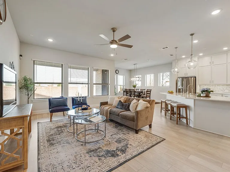 2201 Peters Colony Dr — Photo 24