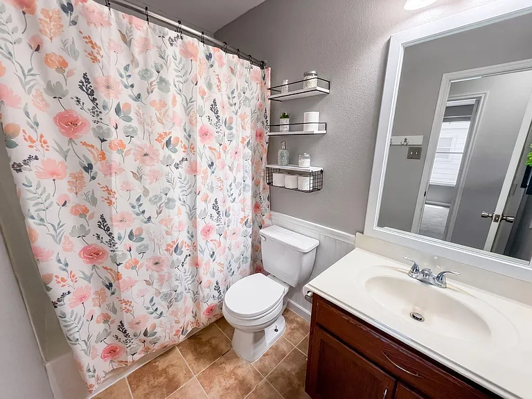 8102 Sanders Glen Ln — Photo 20