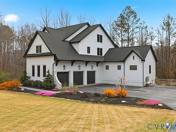 4th image of 2121 Jockey Ridge Rd