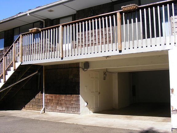 2nd image of 1446 NE Yaquina Heights Dr