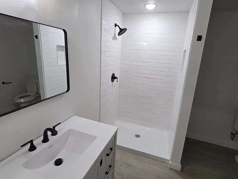 704 W Avenue B — Photo 19