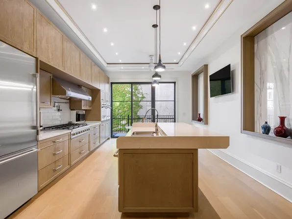 425 Convent Avenue image 4 of 16