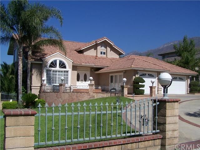 circular driveway