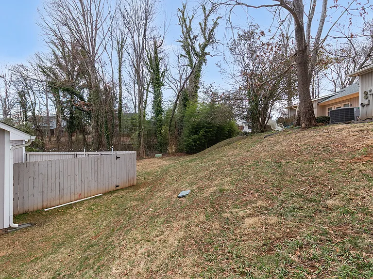 1413 Grantland Pl — Photo 32