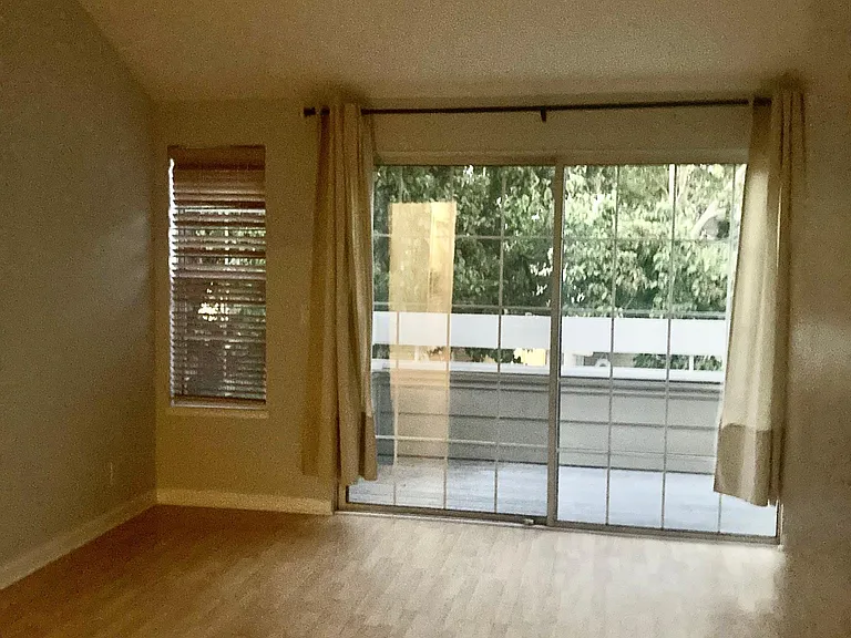 1900 Stratton Cir — Photo 16
