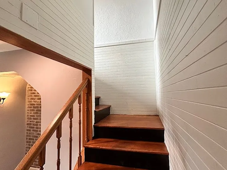 817 Grover St — Photo 15