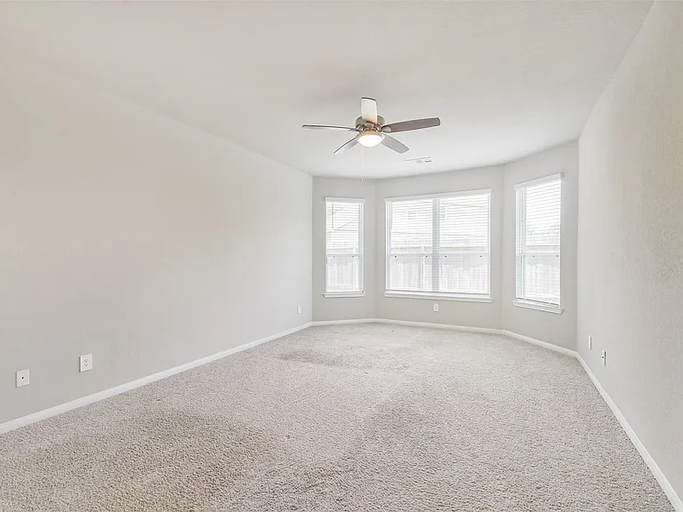 2934 Lawrence Park Ct — Photo 18