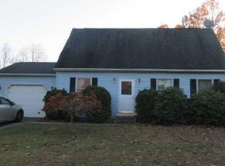 5 Greentree Cir, Springfield, MA 01118