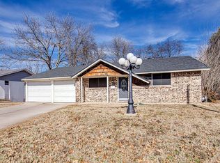 304 Sundown Ct, Burleson, TX 76028