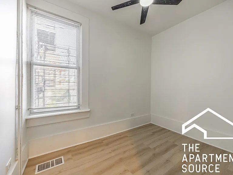 2301 N Leavitt St #1 — Photo 15