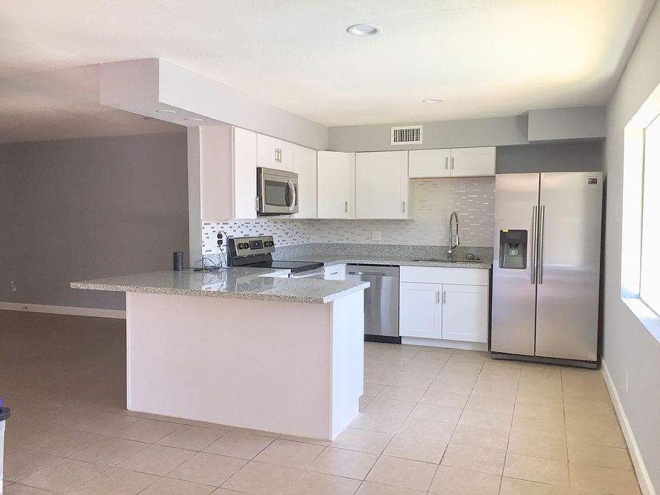 1st image of 8627 W Glenrosa Ave