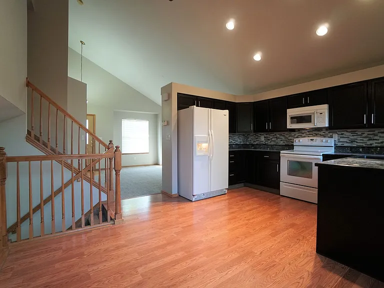 1072 Scarlet Oak Dr — Photo 9