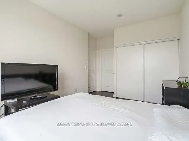 277 S Park Rd #309 — Photo 15
