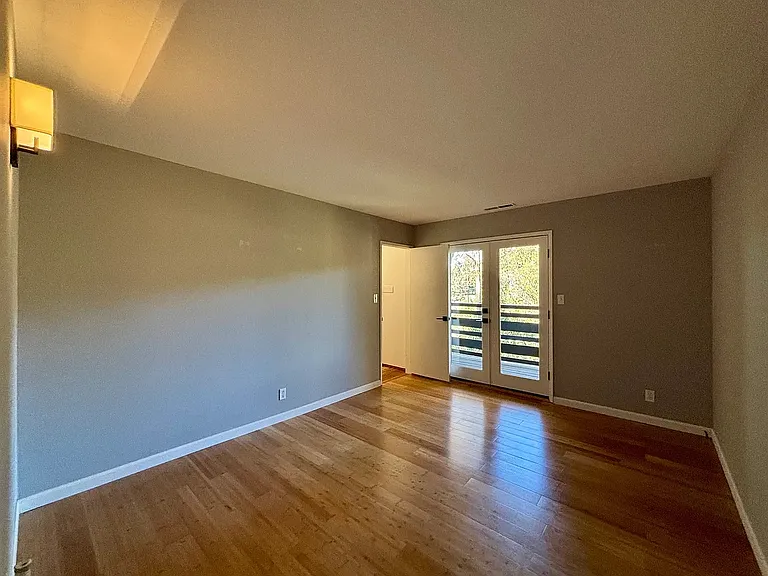 Westover Dr — Photo 32