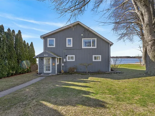 402 South Dr, Rochester, NY 14612