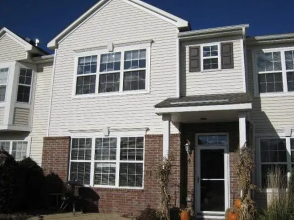 15648 Emerald Dr N Unit 4, Hugo, MN 55038
