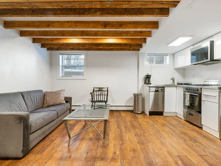 3 Everett St #B — Photo 2