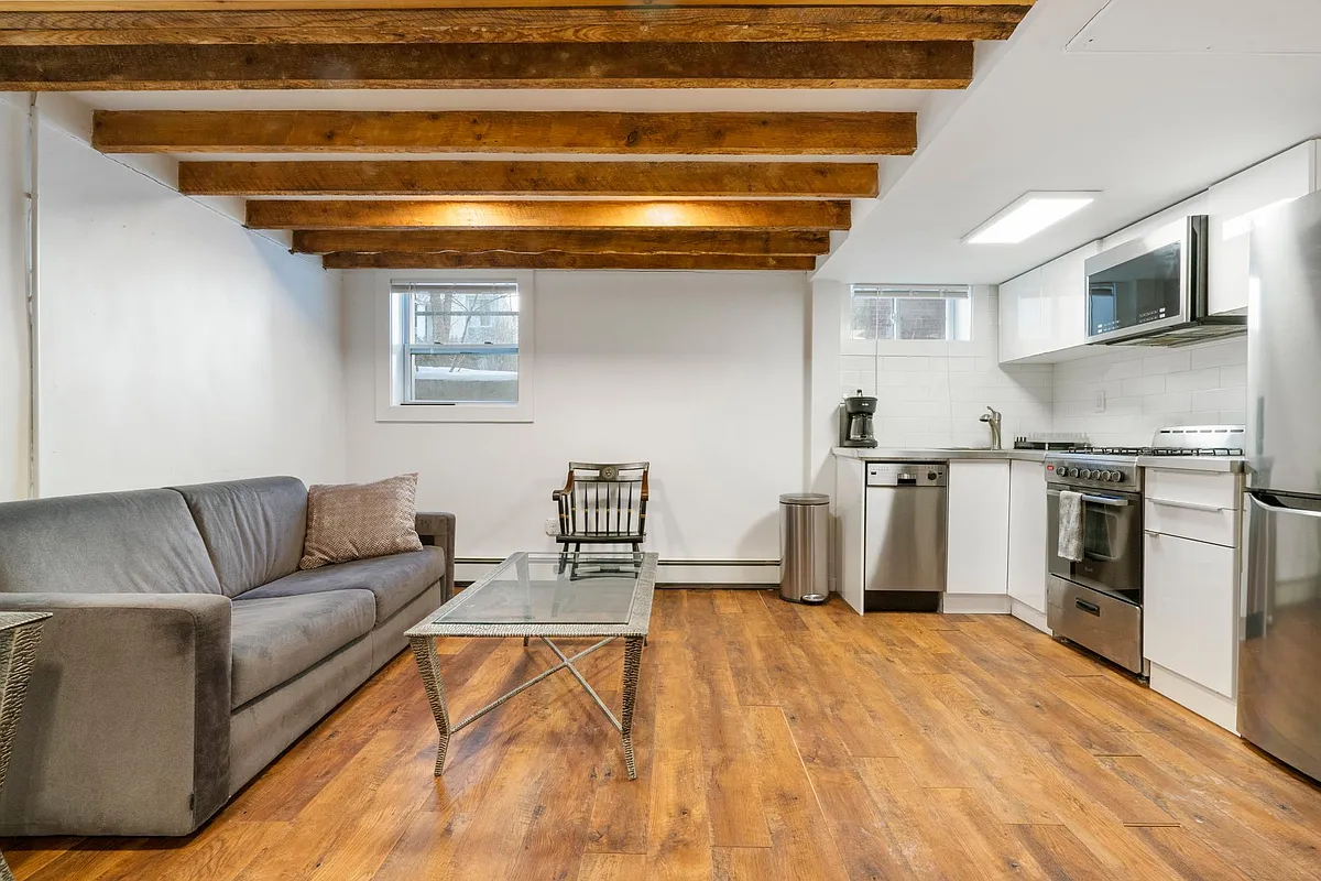 Building Photo - 3 Everett St #B
