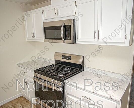 4th image of 601 Lafayette Dr Unit 2