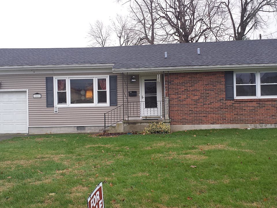 1st image of 206 W Main St