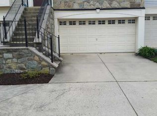 2121 Capstone Cir, Herndon, VA 20170