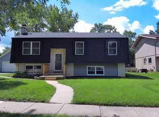 839 Bonniebrook Ave, Mundelein, IL 60060