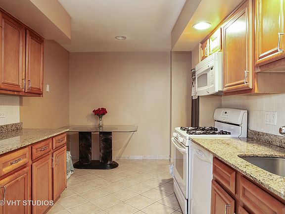 3rd image of 712 Dempster St APT F210