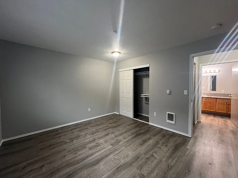 Ascot Place Apartments — Photo 8
