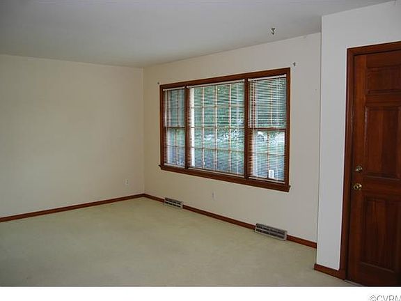 4th image of 8164 Mintawood Ln