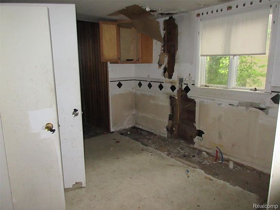 4th image of 1001 Copeman Blvd