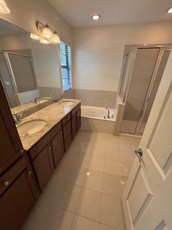 2723 NE 14th St #2, photo 4