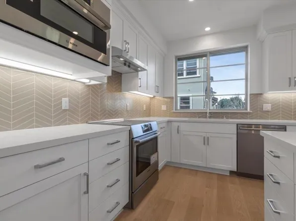 1210 San Ramon Ave, Mountain View, CA 94043