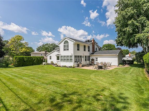 2nd image of 8 Candlewood Cir