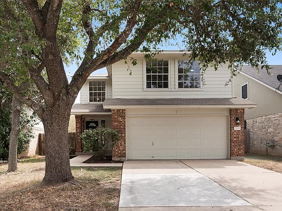 2nd image of 1104 Miss Kimberlys Ln