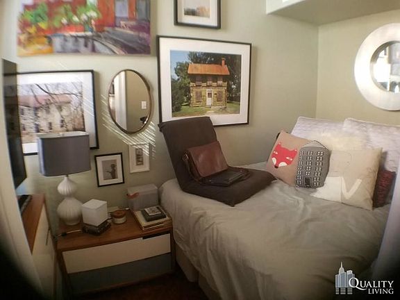 4th image of 120 Waverly Pl APT 3F