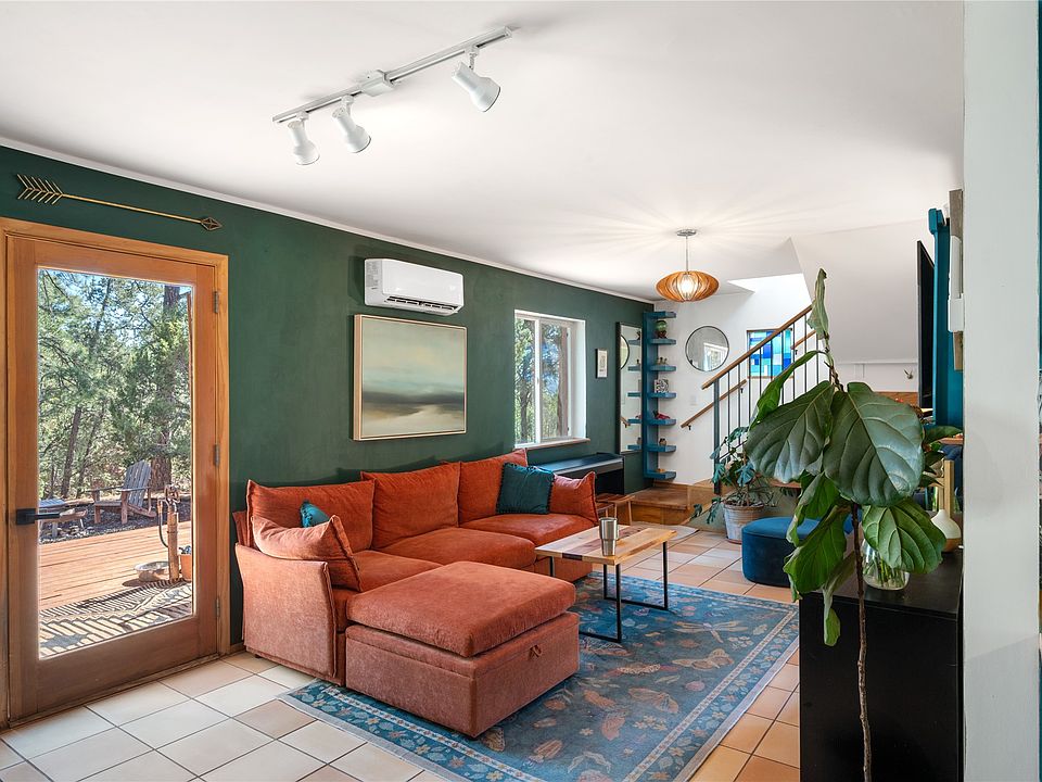 1st image of 46 Blue Jay Way