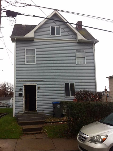 1st image of 452 Parker St