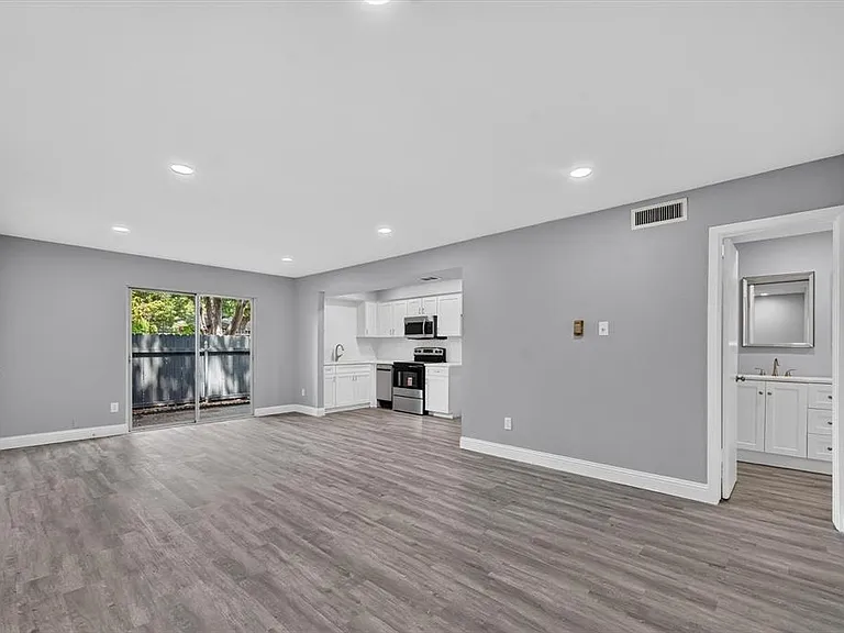 5033 Cedar Springs Rd — Photo 10