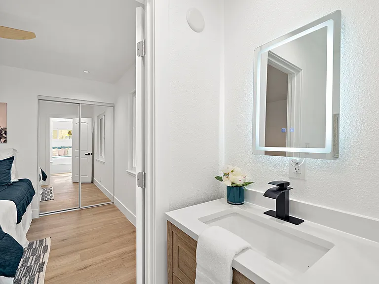 1410 W Camden Pl — Photo 20
