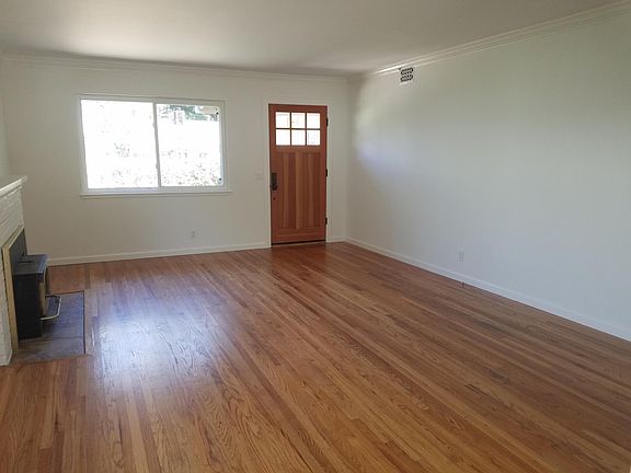 3rd image of 320 Townsend Dr