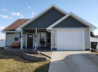 217 10th Ave SE, Stanley, ND 58784