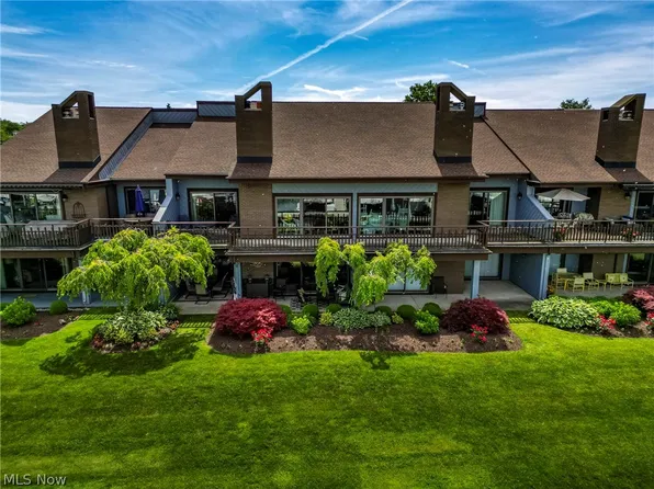 3102 N Marina View Dr, Pt Clinton, OH 43452