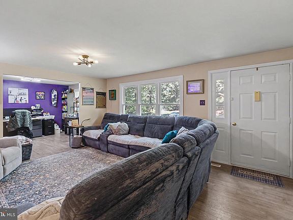 2nd image of 7161 Rogues Rd