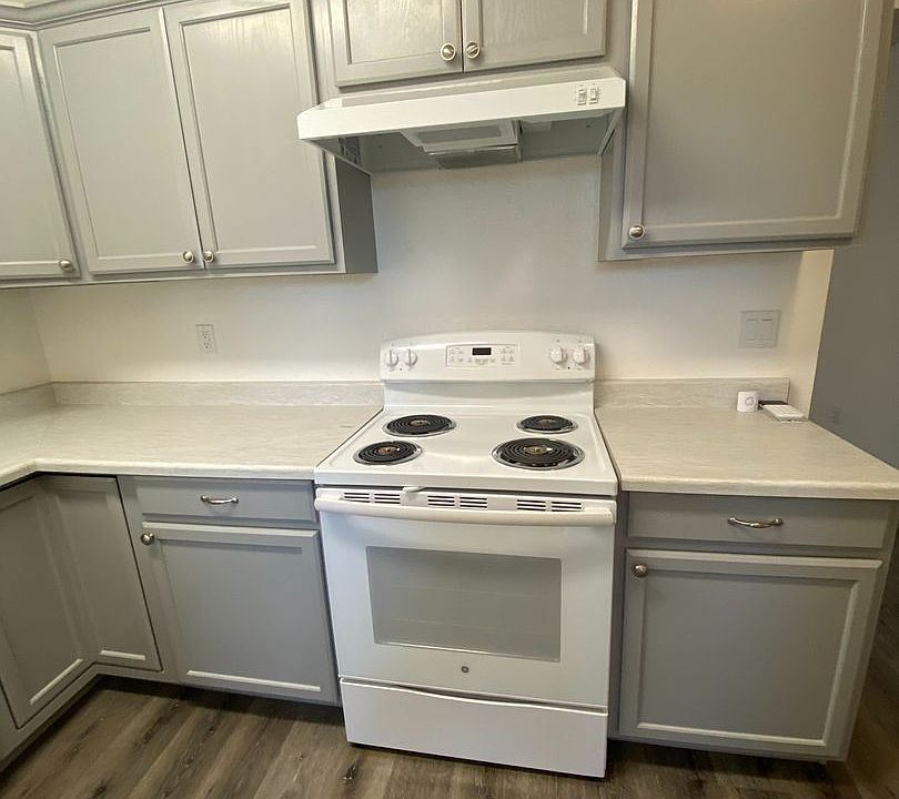 1st image of 3541 E Clay Ave