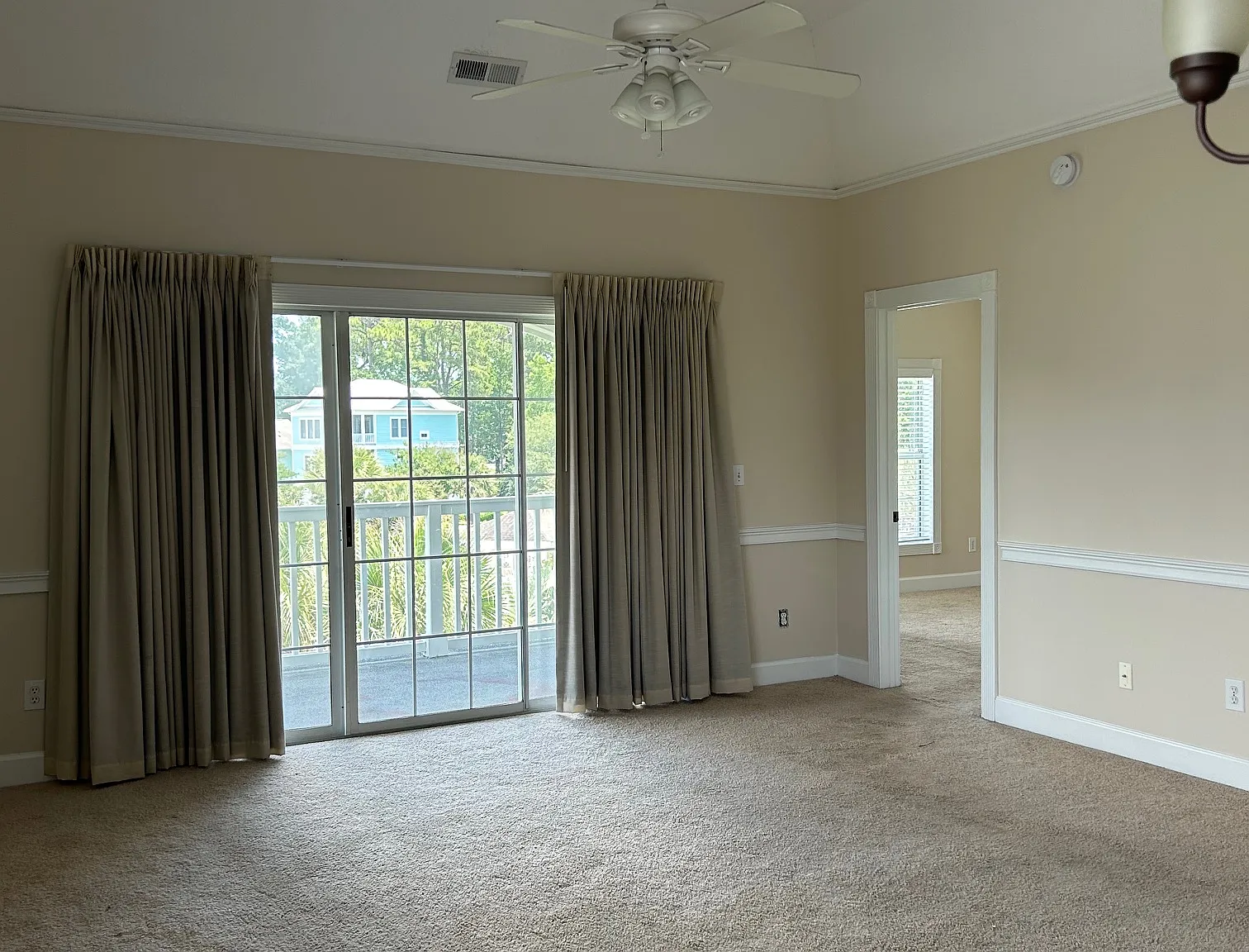2 bed, 1000 sqft, $1,600 — Photo 4