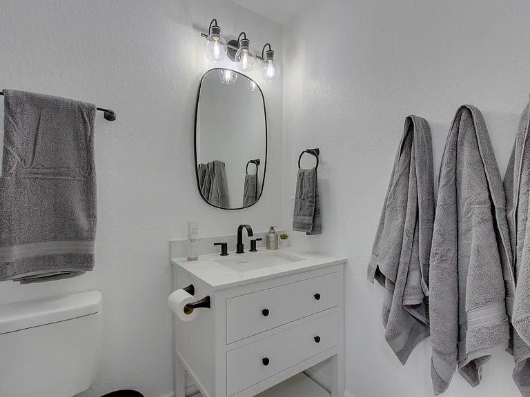 38 E Geneva Dr — Photo 34