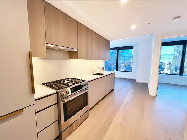 3 Court Square image 1 of 14