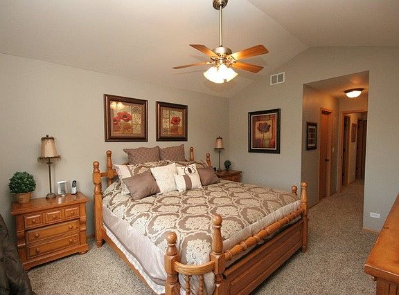 3rd image of 2244 Woodside Dr
