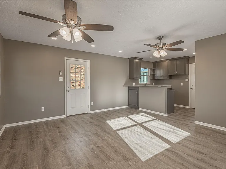 2201 Badger Ln — Photo 18